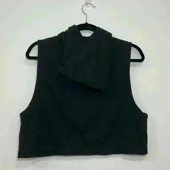 Adidas sleeveless pullover - Picture 2 of 2